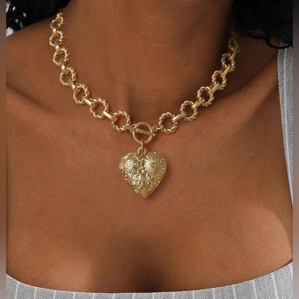 14K GOLD PLATED Chunky Heart Chain Link Choker Necklace - Picture 2 of 5